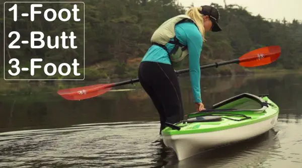 How to properly board a kayak